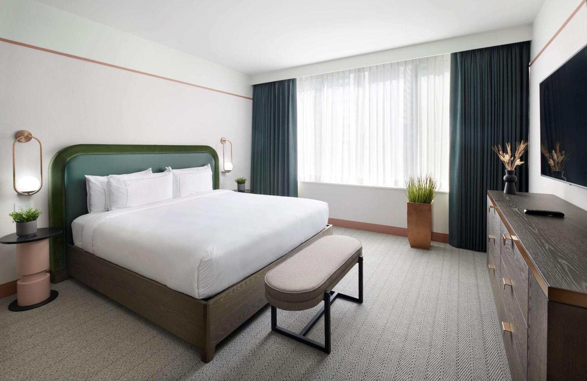 The Westley Calgary Downtown, Tapestry Collection By Hilton Hotel Exterior photo