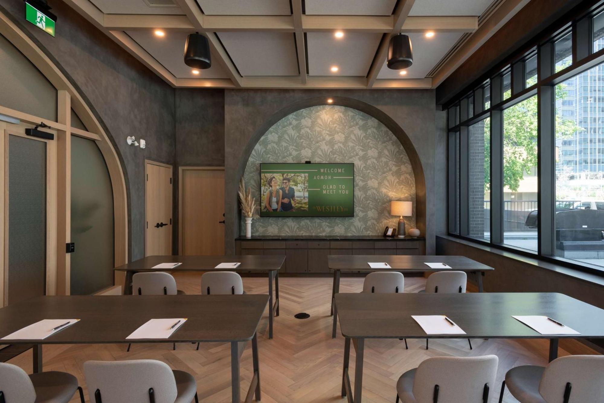 The Westley Calgary Downtown, Tapestry Collection By Hilton Hotel Exterior photo