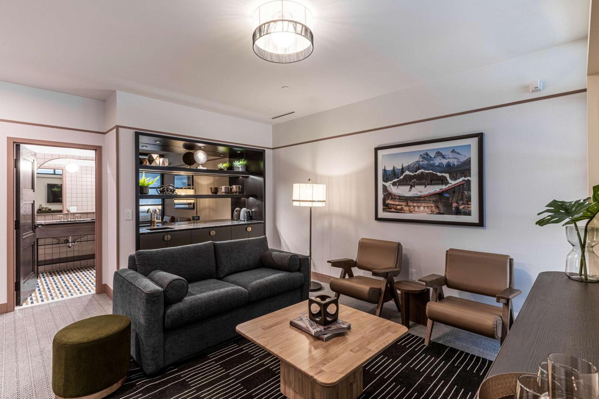 The Westley Calgary Downtown, Tapestry Collection By Hilton Hotel Exterior photo