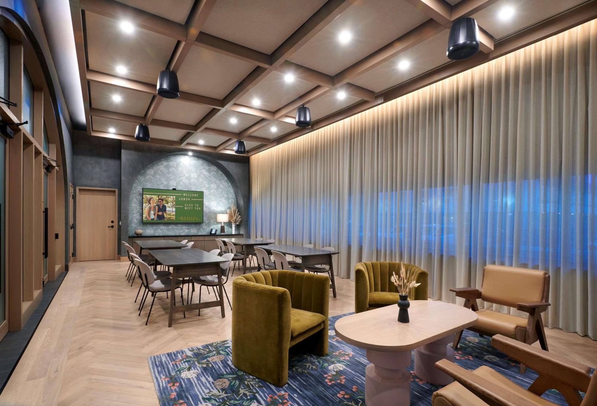 The Westley Calgary Downtown, Tapestry Collection By Hilton Hotel Exterior photo