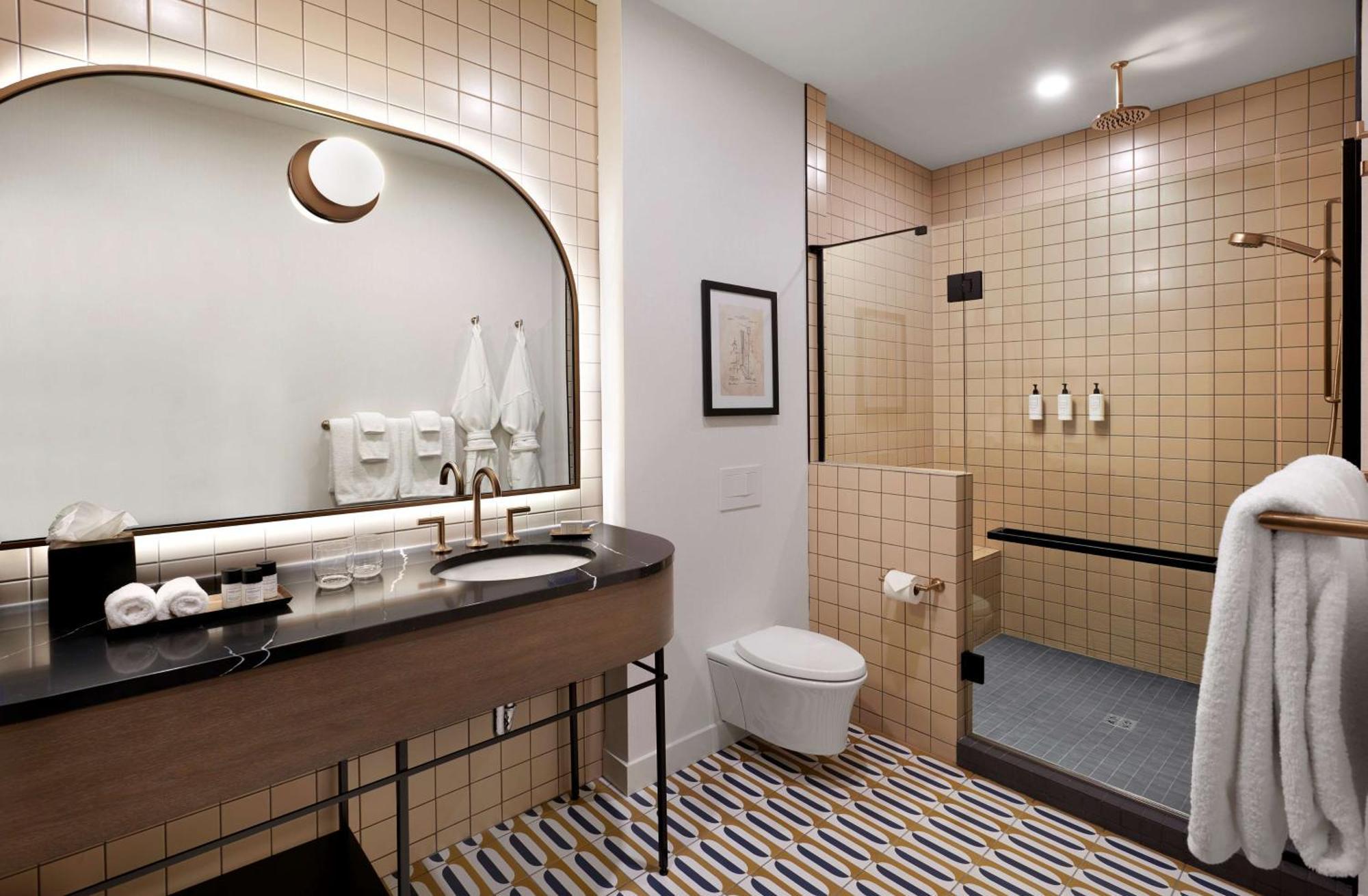 The Westley Calgary Downtown, Tapestry Collection By Hilton Hotel Exterior photo
